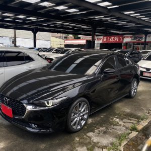 2023 Mazda 3 4D 20S Signature
